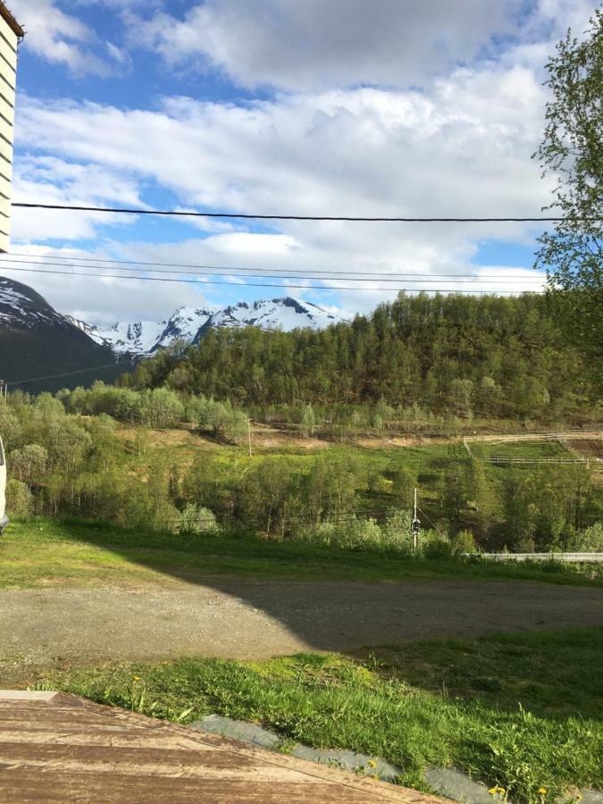 Hundbergan Apartment-Free Parking-15 Min From Tromso Tromsdalen 外观 照片