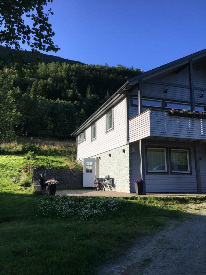 Hundbergan Apartment-Free Parking-15 Min From Tromso Tromsdalen 外观 照片